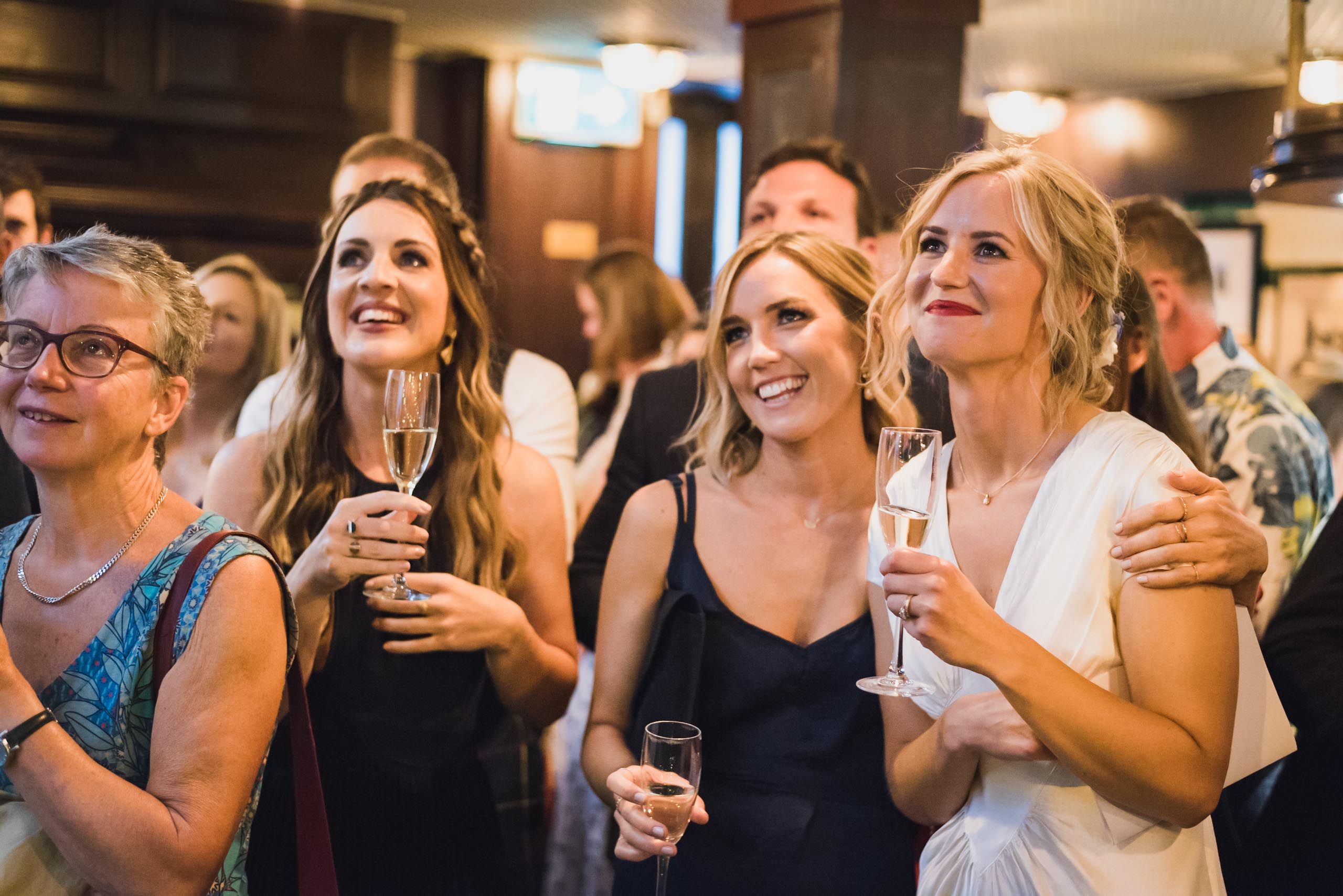 carine bea photography, pub wedding London , The Lamb Tavern Leadenhall, speeches